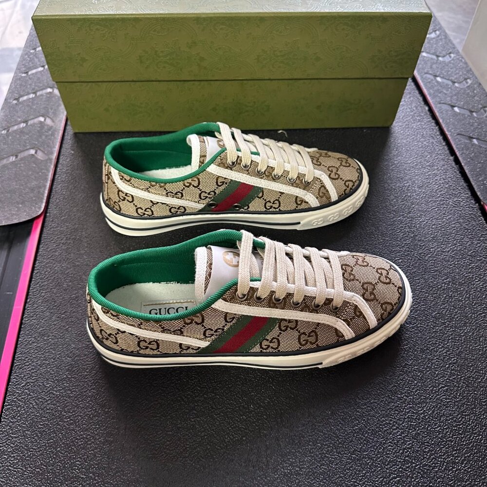 WOMEN'S GG GUCCI TENNIS 1977 SNEAKER